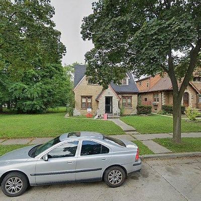 4651 N 41 St St, Milwaukee, WI 53209