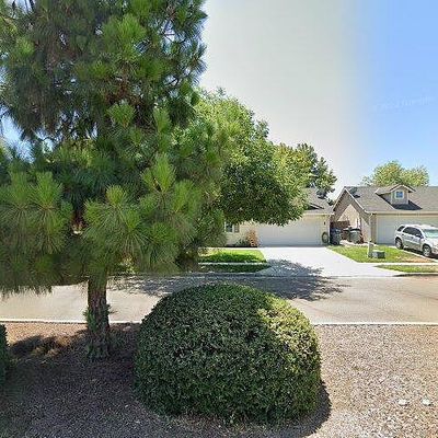 5824 E Kaviland Ave, Fresno, CA 93727