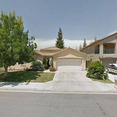 5852 W Cromwell Ave, Fresno, CA 93722