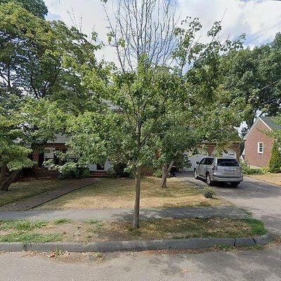 6 Hatherly Rd, Quincy, MA 02170