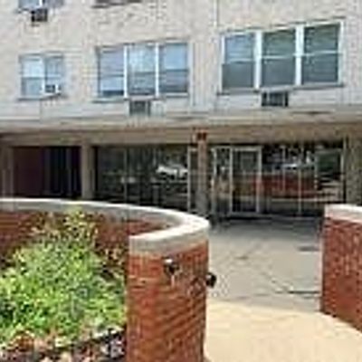 6040 N Troy St #410, Chicago, IL 60659