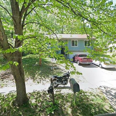 610 Hickory Hill Ln, Des Moines, IA 50317