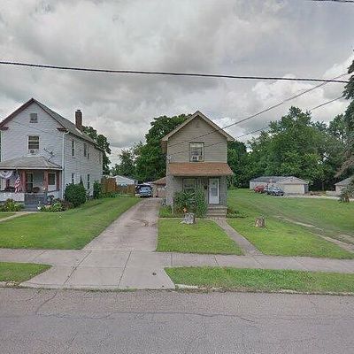 63 Elm St, Struthers, OH 44471
