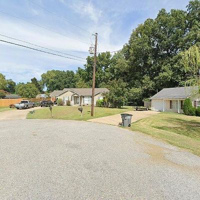 55 Joshua Cir, Dyersburg, TN 38024