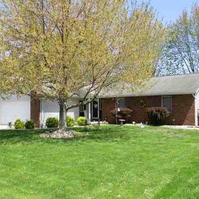 55 Sunset Dr, Highland, IL 62249