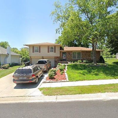 716 Donegal Dr, Papillion, NE 68046