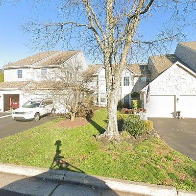 72 Magnolia Dr, Newtown, PA 18940