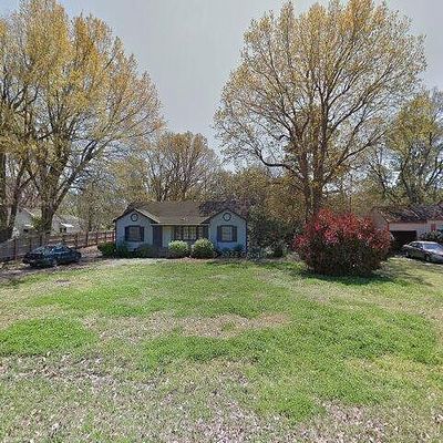 725 Sewanee St, Greenville, MS 38701