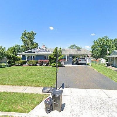 73 Thimbleberry Ln, Levittown, PA 19054