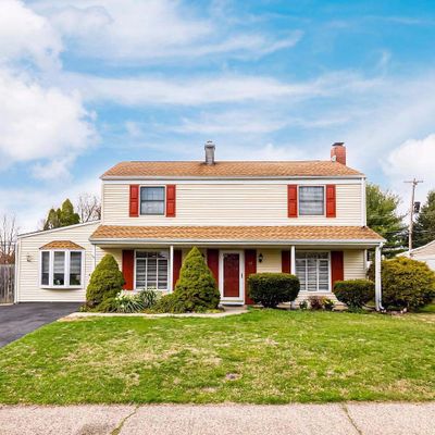 77 Terrace Rd, Levittown, PA 19056