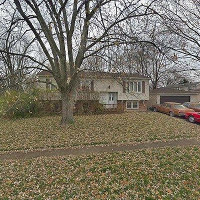 7801 Valley View Ln, Woodridge, IL 60517