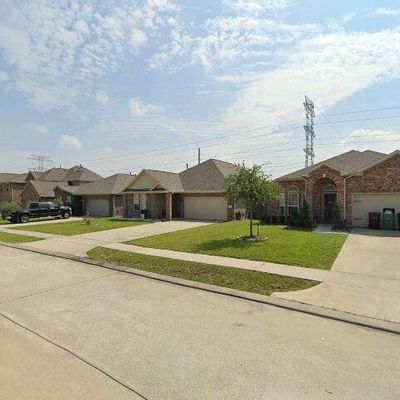 7826 Brooks Crossing Dr, Baytown, TX 77521