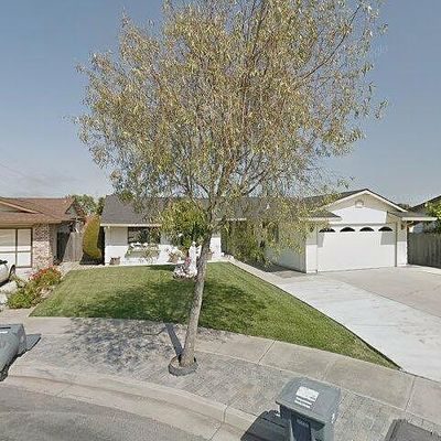 8 Hyde Cir, Salinas, CA 93907