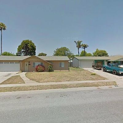 66 Penzance St, Salinas, CA 93906