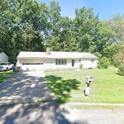 689 Deborah Dr, New Franklin, OH 44319