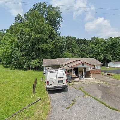 6910 Dennis Rd, Walnut Cove, NC 27052