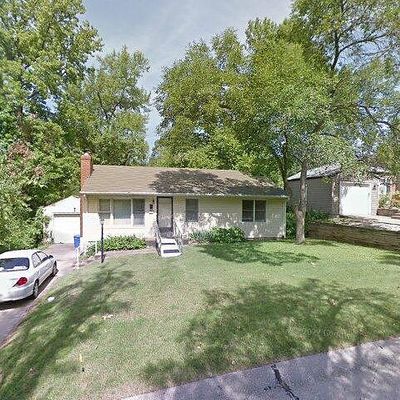 701 Risdon Dr, Saint Louis, MO 63135