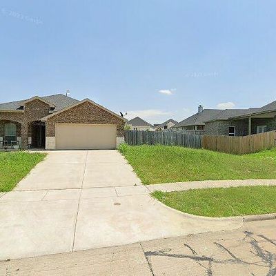 703 Chester Ct, Ennis, TX 75119