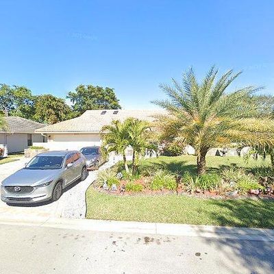 8755 Nw 47 Th Dr, Coral Springs, FL 33067