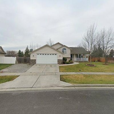 8881 N Ramsgate Ln, Hayden, ID 83835