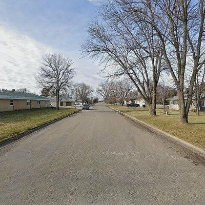 9 N 13 Th St, Oakes, ND 58474