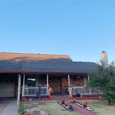 901 Ne 6 Th St, Moore, OK 73160