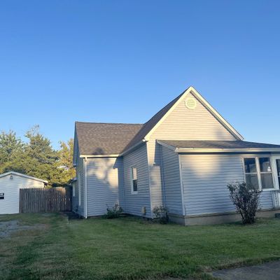 905 Newton Ave, Johnston City, IL 62951