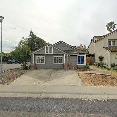 9209 Trenholm Dr, Elk Grove, CA 95758