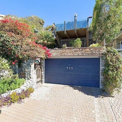 945 Rembrandt Dr, Laguna Beach, CA 92651