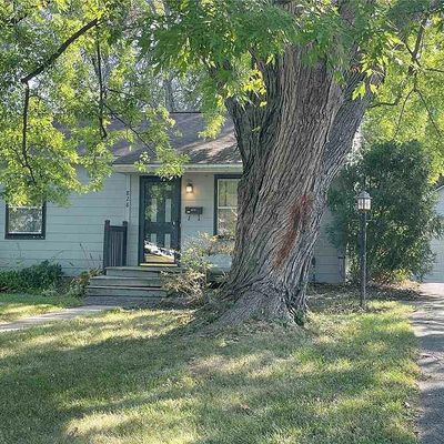 828 4 Th Ave, Iowa City, IA 52245