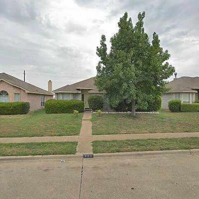 833 Applewood Dr, Cedar Hill, TX 75104