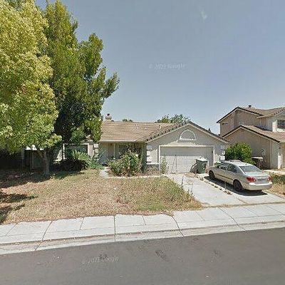 835 Agusta Dr, Lathrop, CA 95330