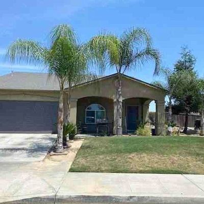 8470 Foothill Ave, Parlier, CA 93648