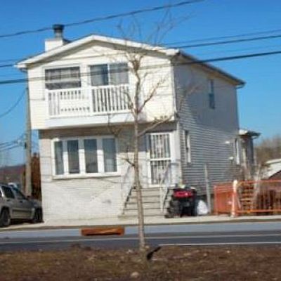 863 Father Capodanno Blvd, Staten Island, NY 10305