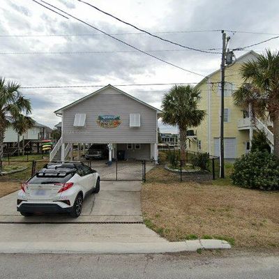 1023 1 St St, Surf City, NC 28445