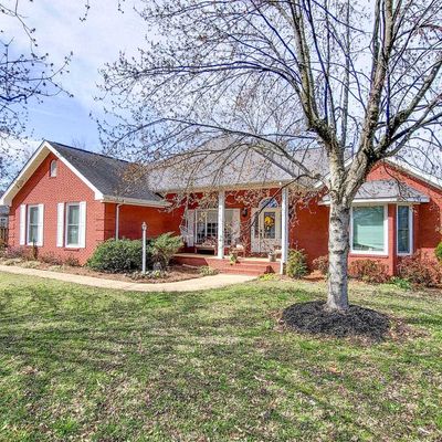 104 Hillside Dr, Muscle Shoals, AL 35661