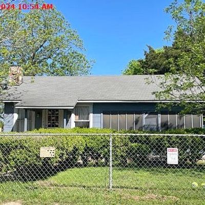 109 Kimball, La Vernia, TX 78121