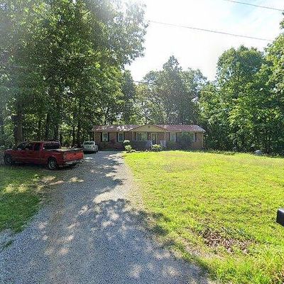 110 Oakwood Cir, Dickson, TN 37055