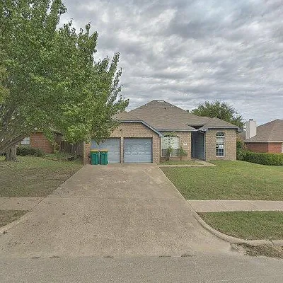 111 Craddock Dr, Glenn Heights, TX 75154