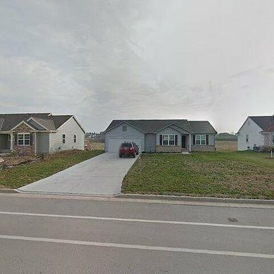 N8192 Woody Ln, Ixonia, WI 53036