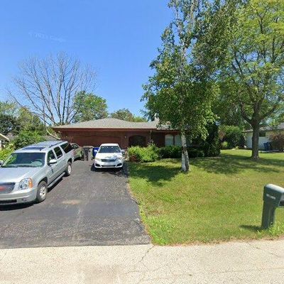 S68 W13588 Hale Park Cir, Muskego, WI 53150