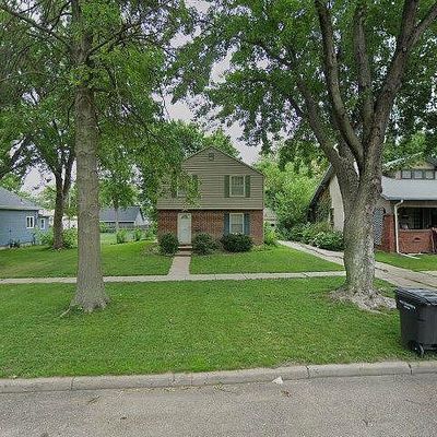 1220 N Kansas Ave, Hastings, NE 68901