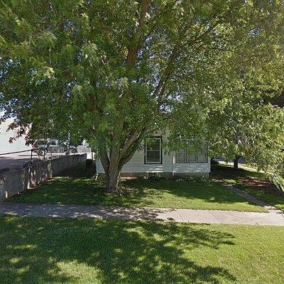 1306 11 Th Ave, Belle Plaine, IA 52208