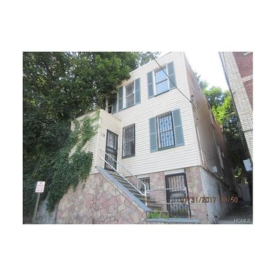 118 Maple St, Yonkers, NY 10701