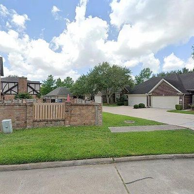 1537 Sunmeadow Blvd, Friendswood, TX 77546