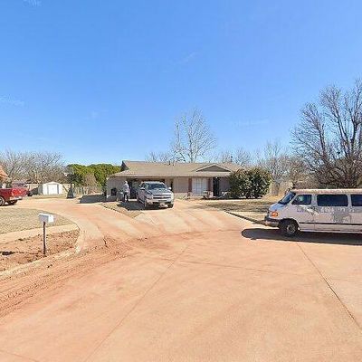 1608 Nw Cheyenne Cir, Lawton, OK 73505