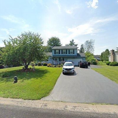 1396 Brookedge Dr, Hamlin, NY 14464