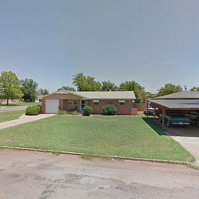 1417 N Market St, Cordell, OK 73632