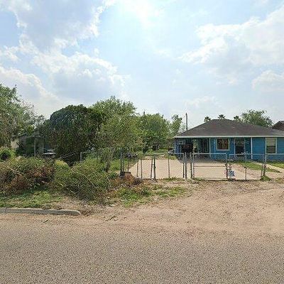 203 N Eagle Pass St, Alton, TX 78573