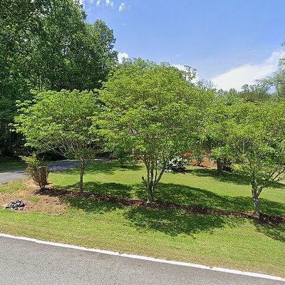 1871 Crestview Dr, Newton, NC 28658